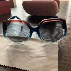 Miu miu fashion sunglasses for women and metro men